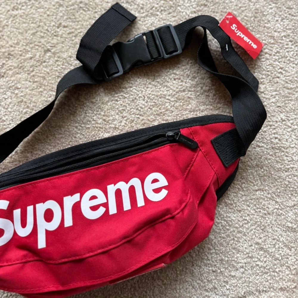 NWT Supreme Red Belt Bag Funny Pack - Picture 6 of 6